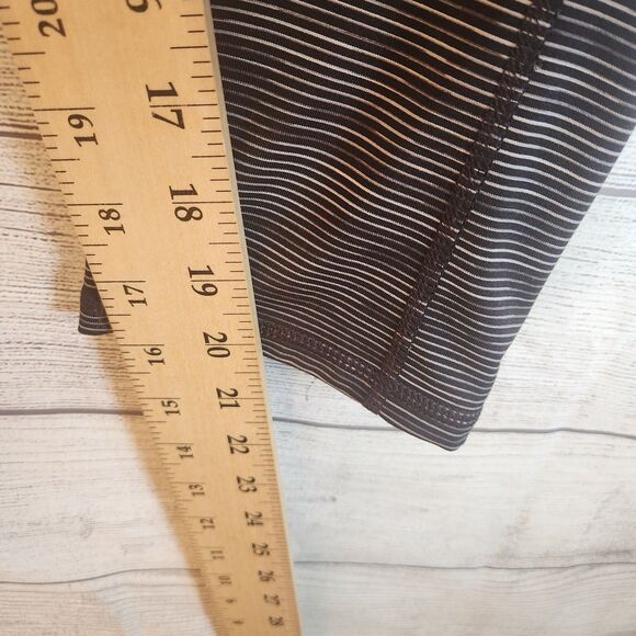 TEK GEAR WOMEN MID RISE FITNESS CAPRI SIZE SMALL GRAY COLOR STRETCH FABRIC - Picture 6 of 8